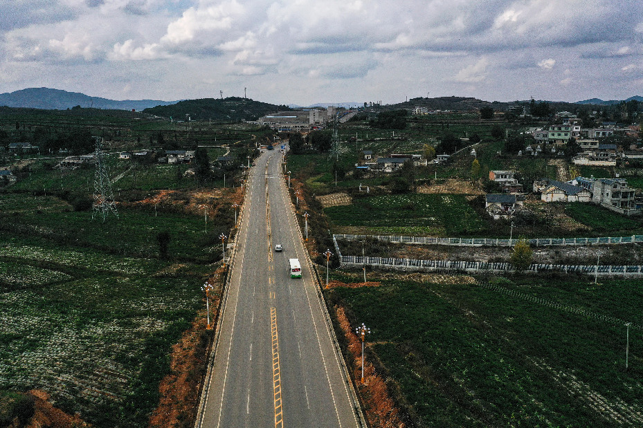 虧損、空跑、難運轉(zhuǎn)　城鄉(xiāng)公交“暢”跑需邁幾道坎？